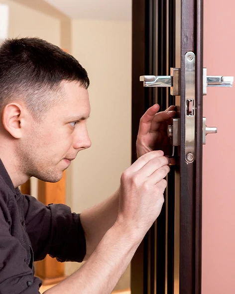 : Professional Locksmith For Commercial And Residential Locksmith Services in Laguna Beach, CA