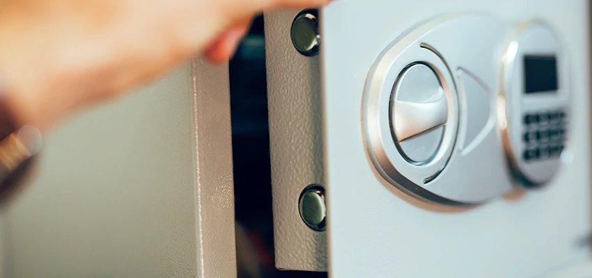 Fingerprint Safe Openers in Laguna Beach, CA